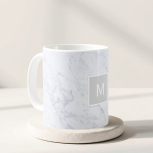 Modern Chic White Marble Anpassningsbar Monogram Kaffemugg