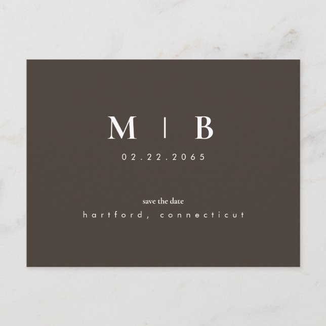 Modern Chocolate Brown Monogram Bröllop Spara Date Meddelande Vykort (Framsida)