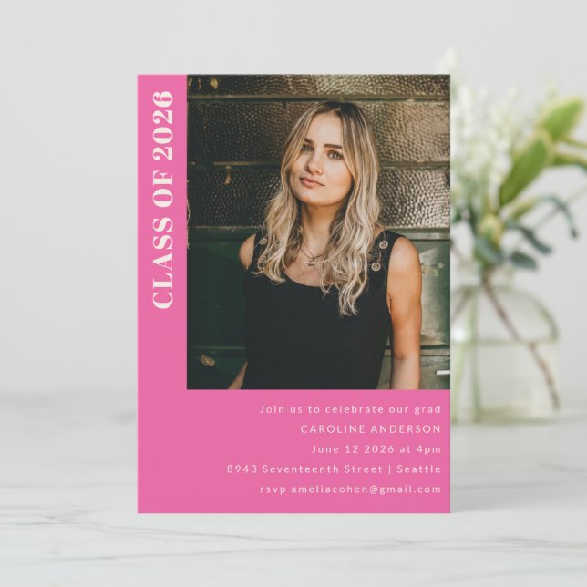 Modern Class 2023 Shock rosa Photo Studentfest Inbjudningar (Stående Fram)