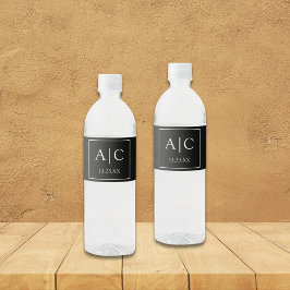 Modern Classic Black Monogram Bröllop Vattenflaskor Etikett