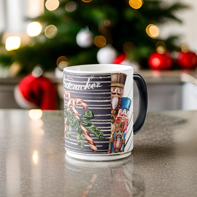 Modern Classic Nutcracker Randig  Magisk Mugg (Skapare uppladdad)