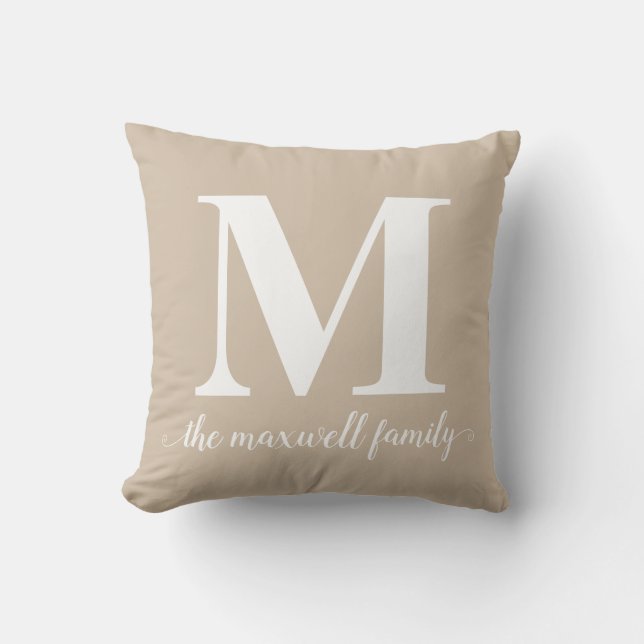 Modern Classic Rustic Beige Monogram Family Script Kudde (Framsida)