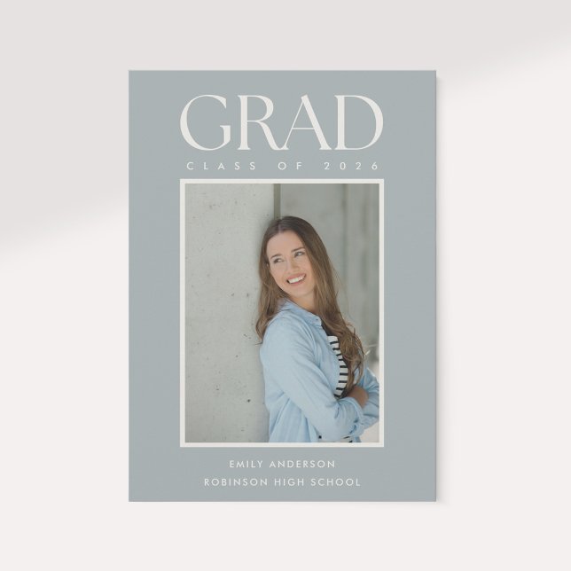 Modern Classic Sage Graduation Photo Announcement Meddelande (Skapare uppladdad)