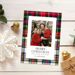 Modern Classic Tartan Play One Photo Julkort<br><div class="desc">Modern Classic Tartan Play One Photo Helgdag Card har två tartan plaid mönster och ett foto i röda nyanser,  grönt och marin.</div>