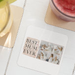 Modern Collage Photo Rosa Mors dag Underlägg Papper Kvadrat<br><div class="desc">Denna moderna kollage-fotoprodukt är den perfekt gåva som firar mor på Mors dag. Det rosa färg-programmet tillför biet en aning femininitet och elegans, skapar det som ett underbart tillägg till alla rum i hennes hem. Kollaget är noggrant utformat med en kombination av dina favoritfoton, som skapar en unik och personlig...</div>