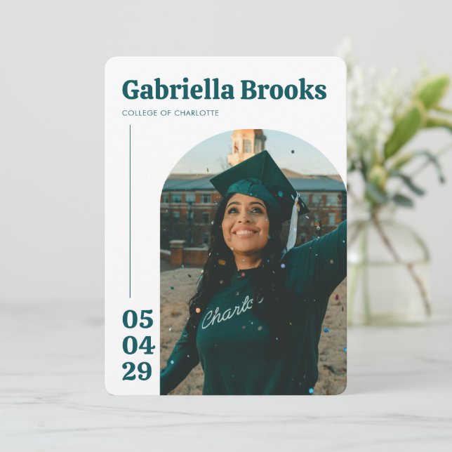 Modern College Graduation Party Inbjudningar (Stående Fram)