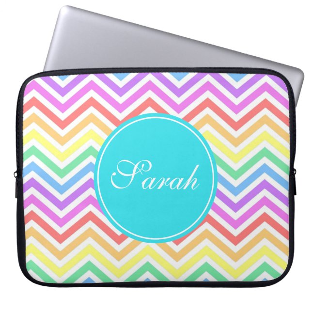 Modern, cool, trendig regnbågsskjutande monogram laptop sleeve (Framsidan)