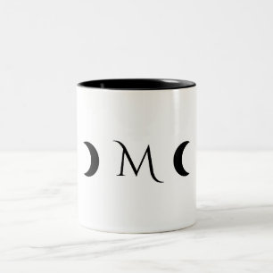 Modern Crescent Måne White och Black Monogram Två-Tonad Mugg