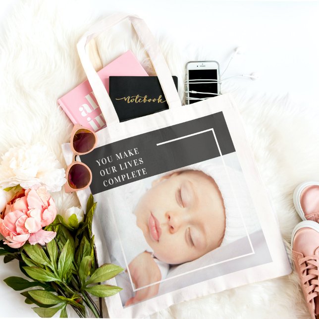 Modern Cute Baby Photo | Beauty Quote Tygkasse (Skapare uppladdad)