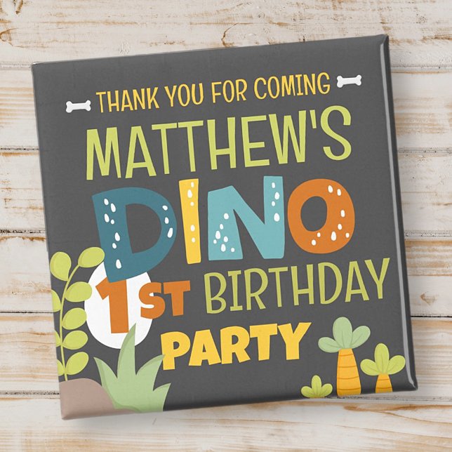Modern Cute Dino Dinosaur Barn Birthday Tack Magnet (Skapare uppladdad)