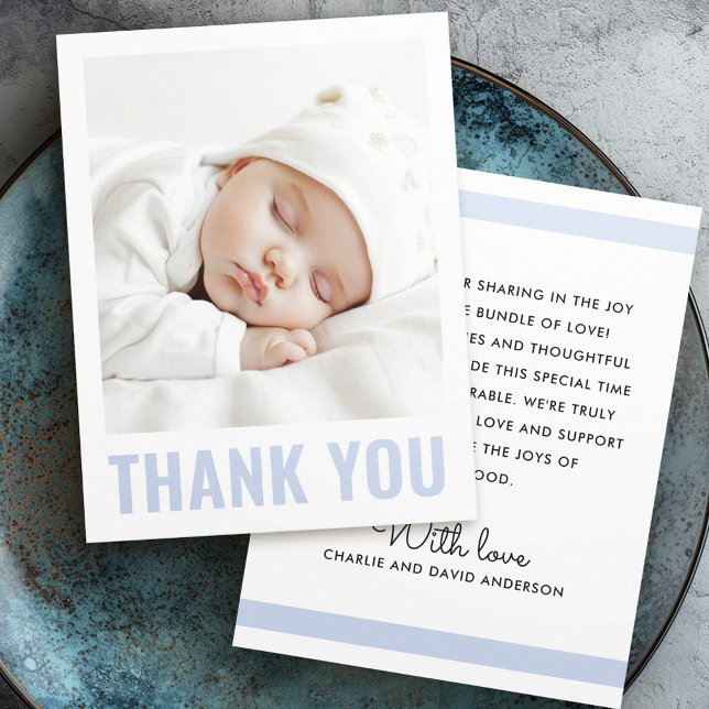 Modern dammiga blåvita nyfödd bebis-baptismfoto tack kort (Modern dusty blue white new baby baptism photo thank you card)