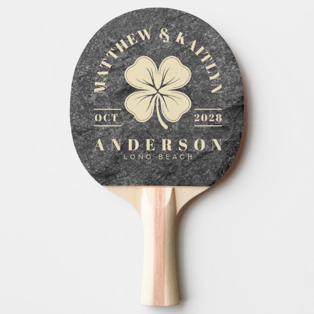 Modern Dark Granite Irish Clover Wedding Crest Pingisracket (Framsidan)