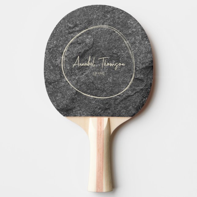 Modern Dark Granite Stone Name in Drawn Circle  Pingisracket (Framsidan)