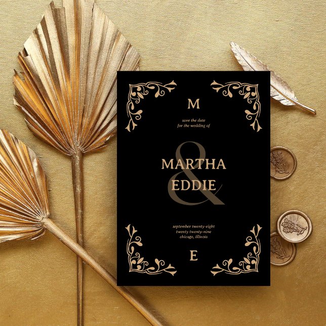 Modern Deco | Svart och Guld Foto Bakgrund Bröllop Spara Datumet (Modern deco black and gold save the date with photo back announces your love with elegant charm.)