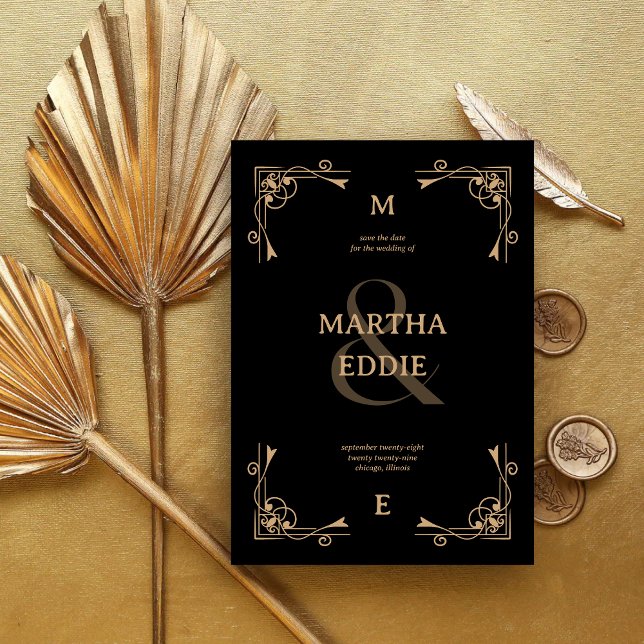Modern Deco | Svart och Guld Foto Bakgrund Bröllop Spara Datumet (Modern deco black and gold save the date with photo back shares your special date with elegance.)