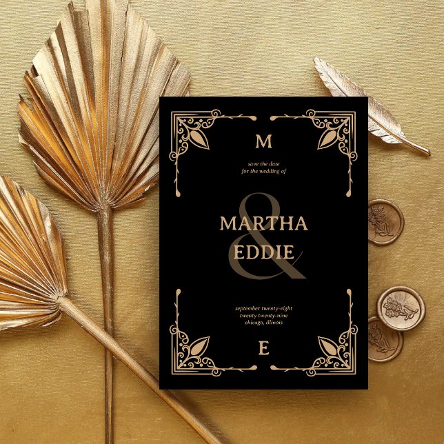 Modern Deco | Svart och Guld Foto Bakgrund Bröllop Spara Datumet (Modern deco black and gold photo back save the date adds elegant flair to your wedding announcement.)