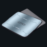 Modern design av metallblått rostfritt stål laptop fodral<br><div class="desc">Modern enkel,  minimalistisk bild av en blå metallisk bakgrund rostfritt stål ser ut med en glansig blå accent.</div>