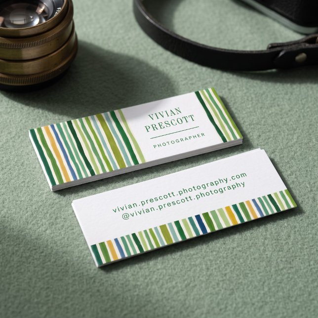 Modern design med handmålad rand mini visitkort (Simulated business cards on table)