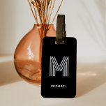 Modern djärv monogram | Svart och Grått Bagagebricka<br><div class="desc">Den här moderna och snyggt bagagetaggen har ditt monogram i ett trendig,  grått-strimlad,  disco-stil typografi som börjar med en mörk,  svart bakgrund. En coola och elegant ser ut som att vem som helst skulle ha kärlek.</div>