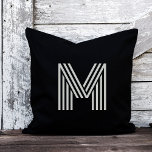 Modern djärv monogram | Svart och Grått Kudde<br><div class="desc">Den här moderna och snyggt-kudden har ditt monogram i ett trendig,  grått-randig,  disco-stil typografi som börjar med en mörk,  svart bakgrund. En coola och elegant ser ut som att vem som helst skulle ha kärlek.</div>