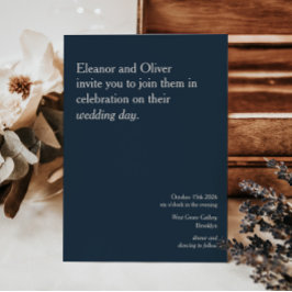 Modern djup marin blå typografi Snyggt Bröllop Inbjudningar