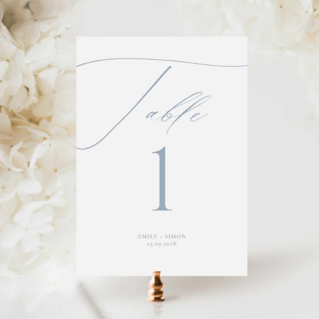 Modern Dusty Blue Bröllop Bordsnummer (dusty blue dainty script wedding table number card, classy wedding table number blue)