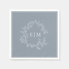 Modern Dusty Blue Leafy Vapensköld Monogram Bröllo Pappersservett