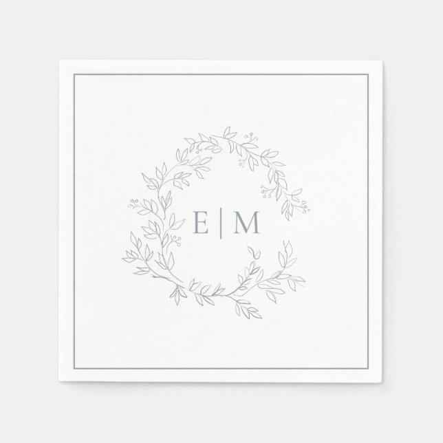 Modern Dusty Blue Leafy Vapensköld Monogram Bröllo Pappersservett (Framsidan)