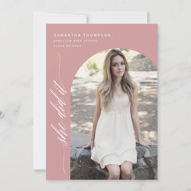 Modern Dusty Rosa Hon gjorde det Studenten Arch Ph Inbjudningar (Framsida)