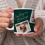 Modern Elegant 4 Photo Collage Family Gift Kaffemugg<br><div class="desc">Modern Elegant 4 Photo Collage Family Gift Giant Coffee Mugg. Klicka på knappen Redigera om du vill anpassa designen med egna foton och egen text. Den röda bakgrunden färg kan ändras.</div>