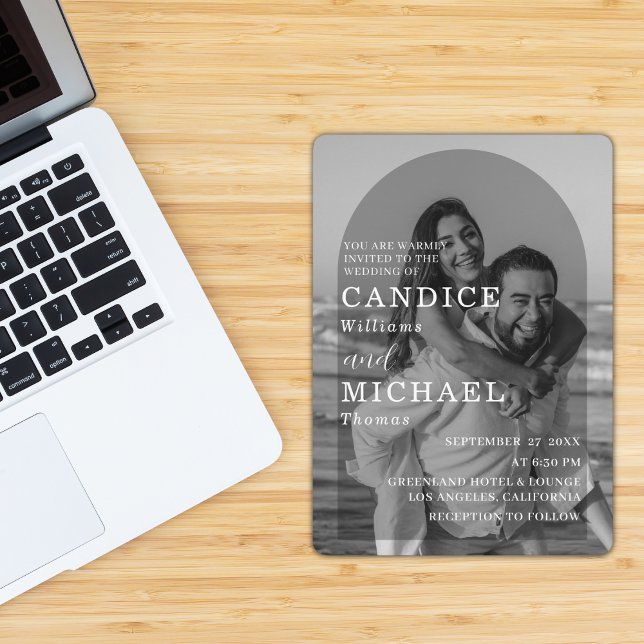 Modern Elegant Black and White Arch Photo Bröllop Inbjudningar (Skapare uppladdad)