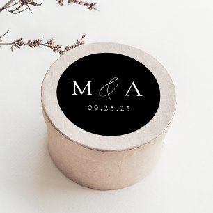 Modern Elegant Black and White Monogram Bröllop Runt Klistermärke
