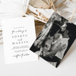 Modern Elegant Black & White Photo Bröllop Inbjudningar<br><div class="desc">Designad att samordna med för den "moderna klassiska" bröllopsinbjudan. Om du vill ändra information klickar du på "Anpassa". Visa samlingslänken på den här sidan om du vill se alla matchande objekt i den här vackra designen eller se samlingen här: https://bit.ly/3rQMpxU</div>