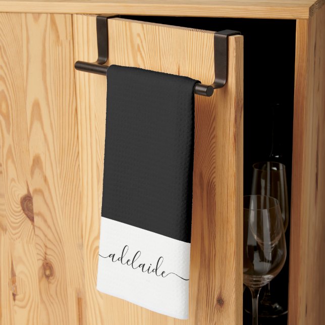 Modern Elegant Black White Script Namn Monogram Kökshandduk (Thirds Fold)