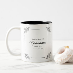 Modern Elegant Blommigt Första gången Grandma Keep Två-Tonad Mugg