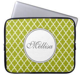 Modern, elegant, coola lime quatrefoil monogram laptop fodral