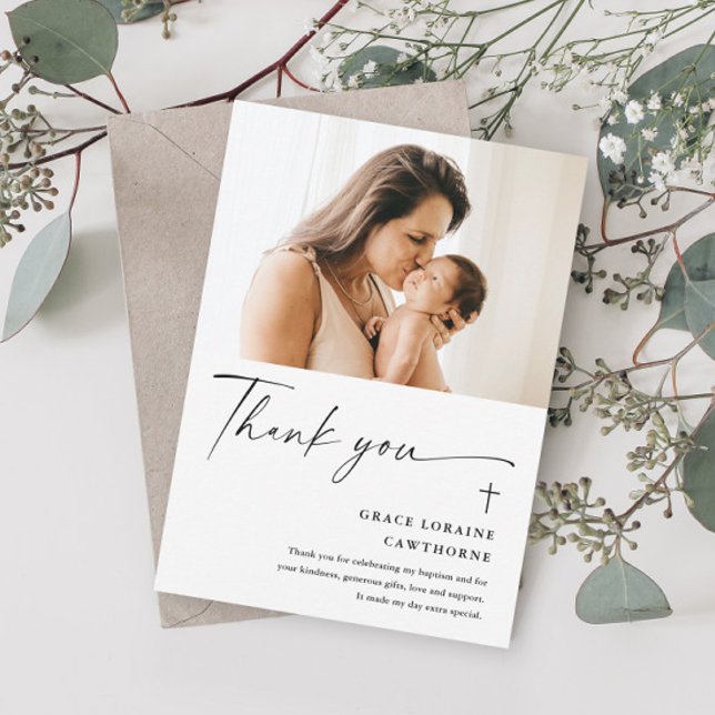 Modern Elegant Dopdoppsfoto Tack Kort (Modern script black and white photo baptism thank you cards.)