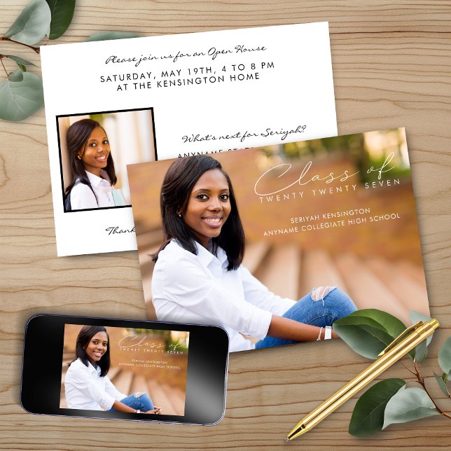 Modern Elegant Examens Script Foto Inbjudningar (Modern Elegant Graduation Script Photo Invitations with Digital Download)