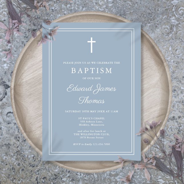Modern Elegant Kant Dustig Blå Dop Inbjudningar (Modern Elegant Border Dusty Blue Baptism Invitation)