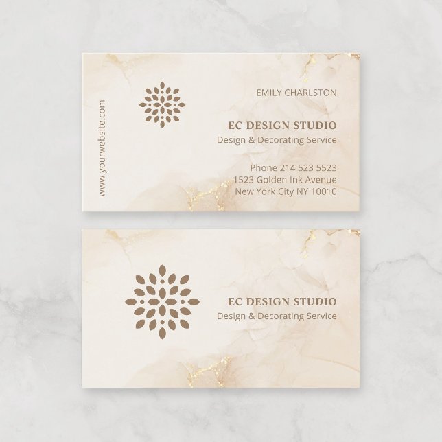 Modern Elegant Logotyp om vattenfärgen Guld Beige  Visitkort (Modern elegant business card template with logo on luxury gold beige watercolor marbled background. )
