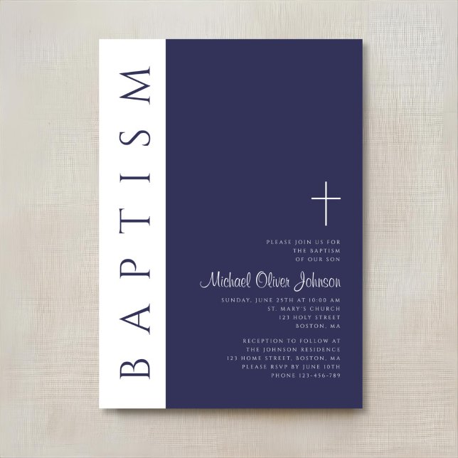 Modern Elegant Marinblå Kors Dop Inbjudningar (Modern Elegant Navy Blue Cross Baptism Invitation)