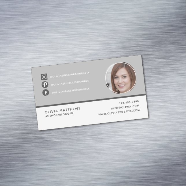 Modern Elegant Monogram Grått White Simple Minimal Magnetiska Visitkort (In Situ)