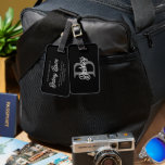 Modern Elegant Monogram Namn Black Grått-skript Bagagebricka<br><div class="desc">Den moderna Eleganten Monogram Namn Black Grått-skriptresaggen är en chic och ett funktionellt tillbehör för dina resor. Den här bagagetaggen har en elegant svart och grått-design och är personlig med ett elegant monogram och namn med ett sofistikerat skript. Det tillför inte bara en liten bit stil till ditt bagage utan...</div>