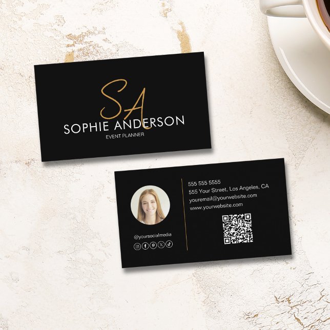 Modern Elegant Monogram Photo QR Black Guld Visitkort (Modern Elegant Monogram Photo QR Black Gold Business Card)