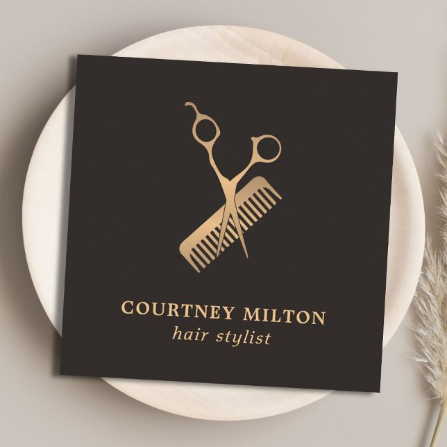 Modern Elegant Mörk Faux Guld Scissor Comb Fyrkantigt Visitkort (Skapare uppladdad)