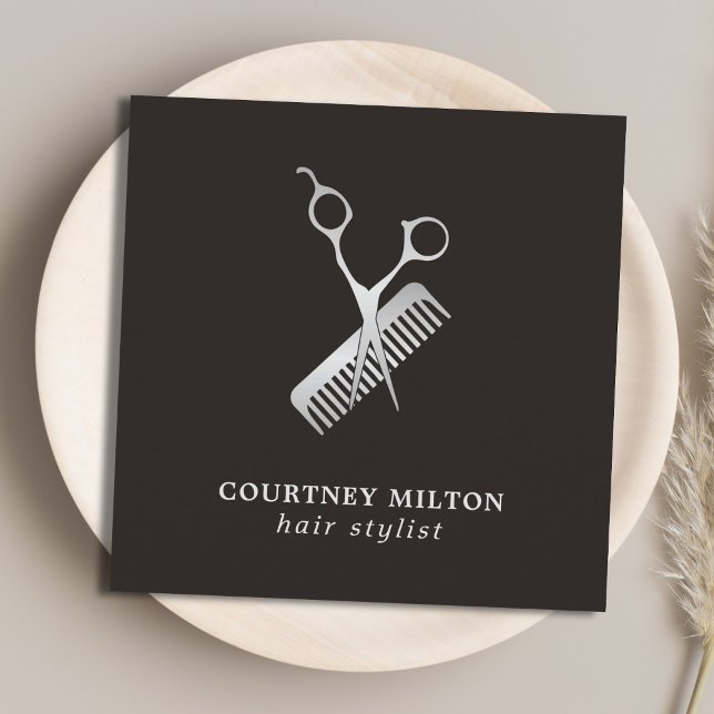 Modern Elegant Mörk Faux Silver Scissor Comb Fyrkantigt Visitkort (Skapare uppladdad)