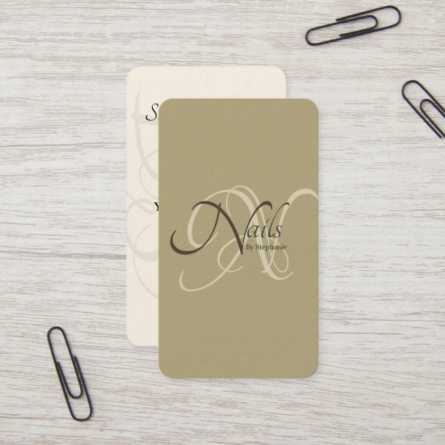 Modern Elegant Sage Grönt Monogram Nail Artist Visitkort (Fram/Back In Situ)