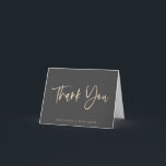 Modern Elegant Script Black Custom Message Wedding Tack Kort<br><div class="desc">This folded thank you note card features elegant script lettering on a charcoal background with the couple’s names and a preprinted editable thank you message inside. The clean, modern layout keeps the focus on your note of appreciation while making it easy to personalize each card. Perfect for thanking friends and...</div>