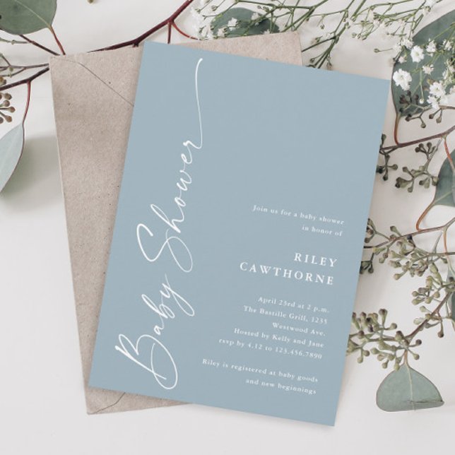 Modern Elegant Script Damblå Bebis Shower Inbjudningar (Modern script dusty blue boho boys baby shower invitation.)