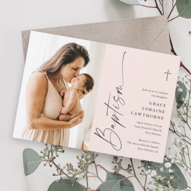 Modern Elegant Script Flickor Foto Dop Inbjudningar (Modern script girls photo baptism invitations.)